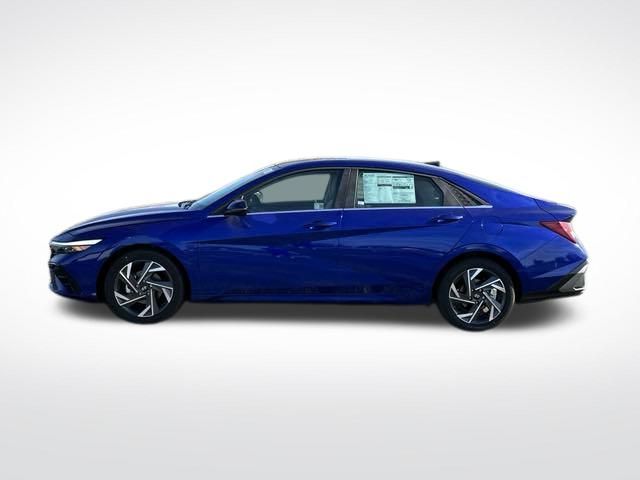 2025 Hyundai Elantra Limited photo 2