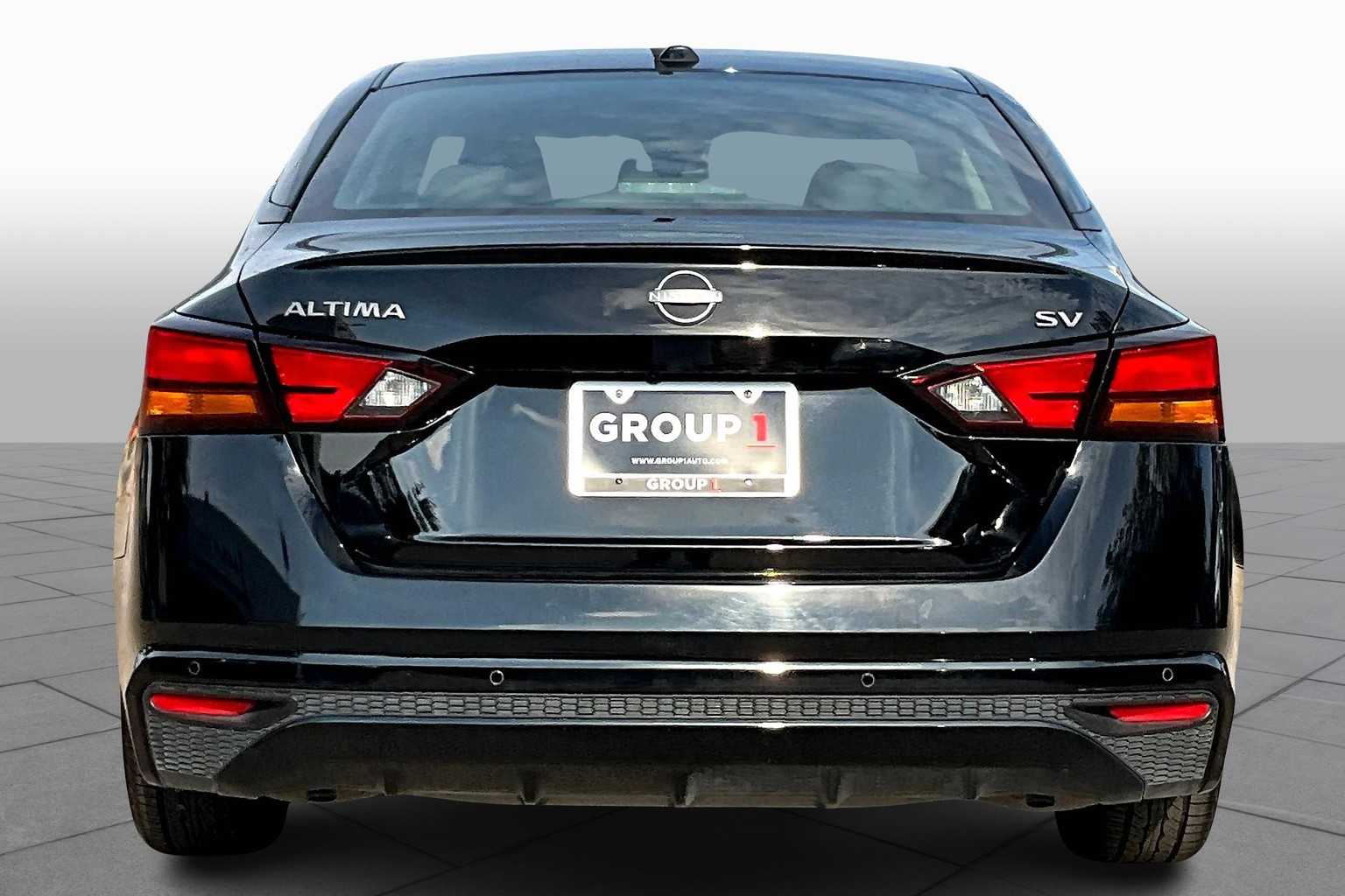 2023 Nissan Altima SV photo 3