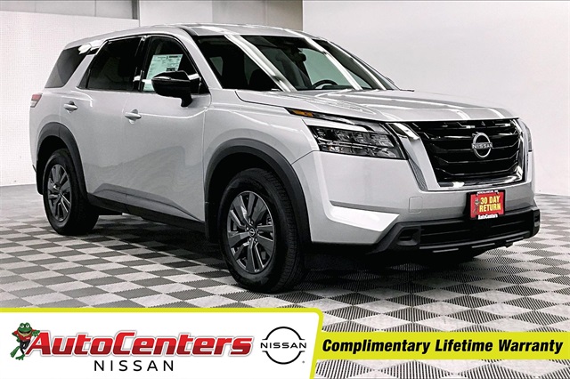 2025 Nissan Pathfinder S's photo