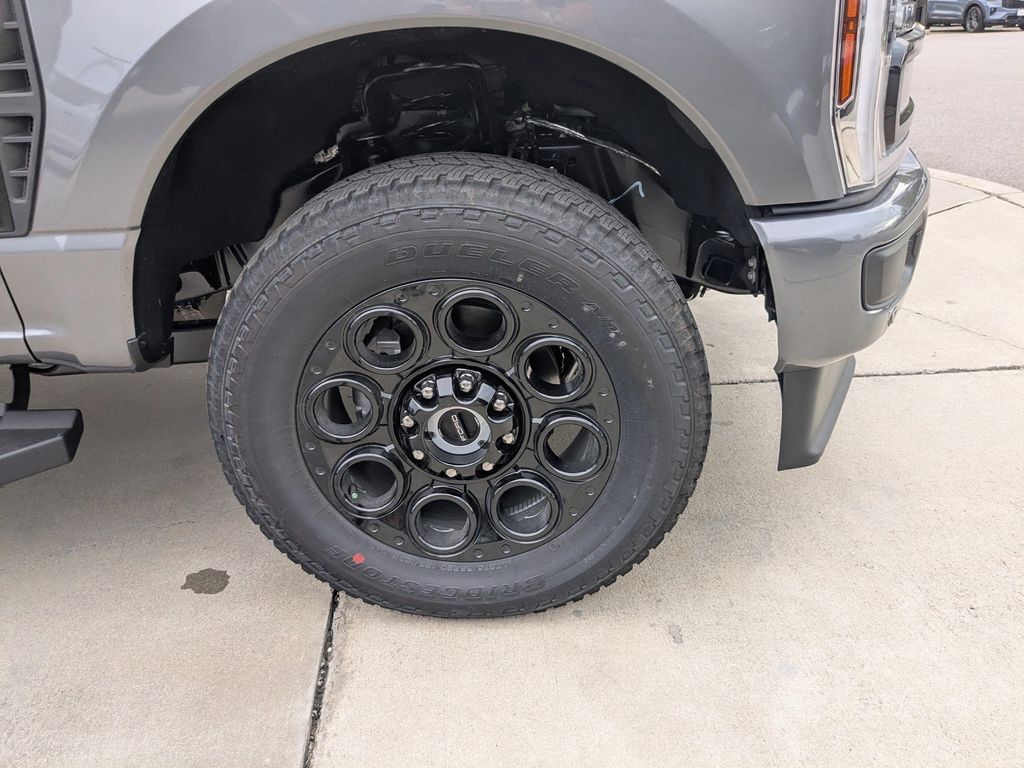 2025 Ford F-250 Lariat photo 10
