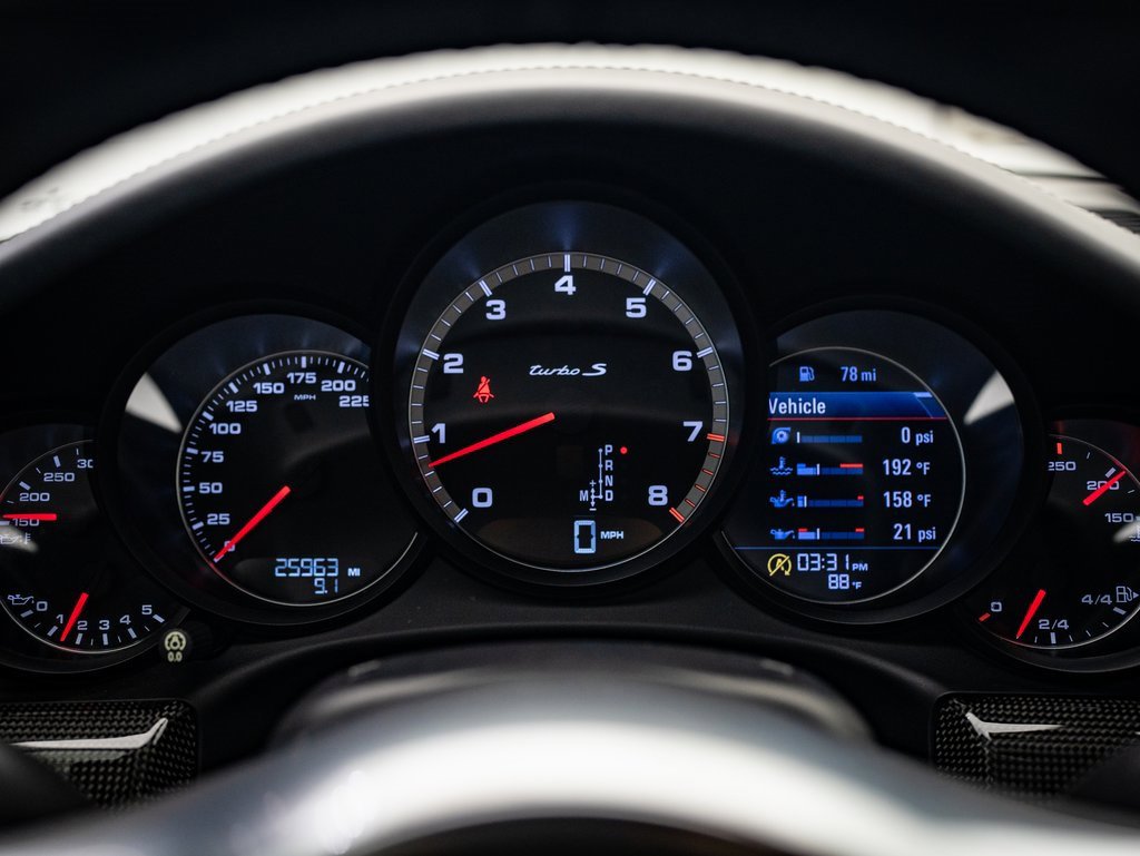 2014 Porsche 911 Turbo S photo 21