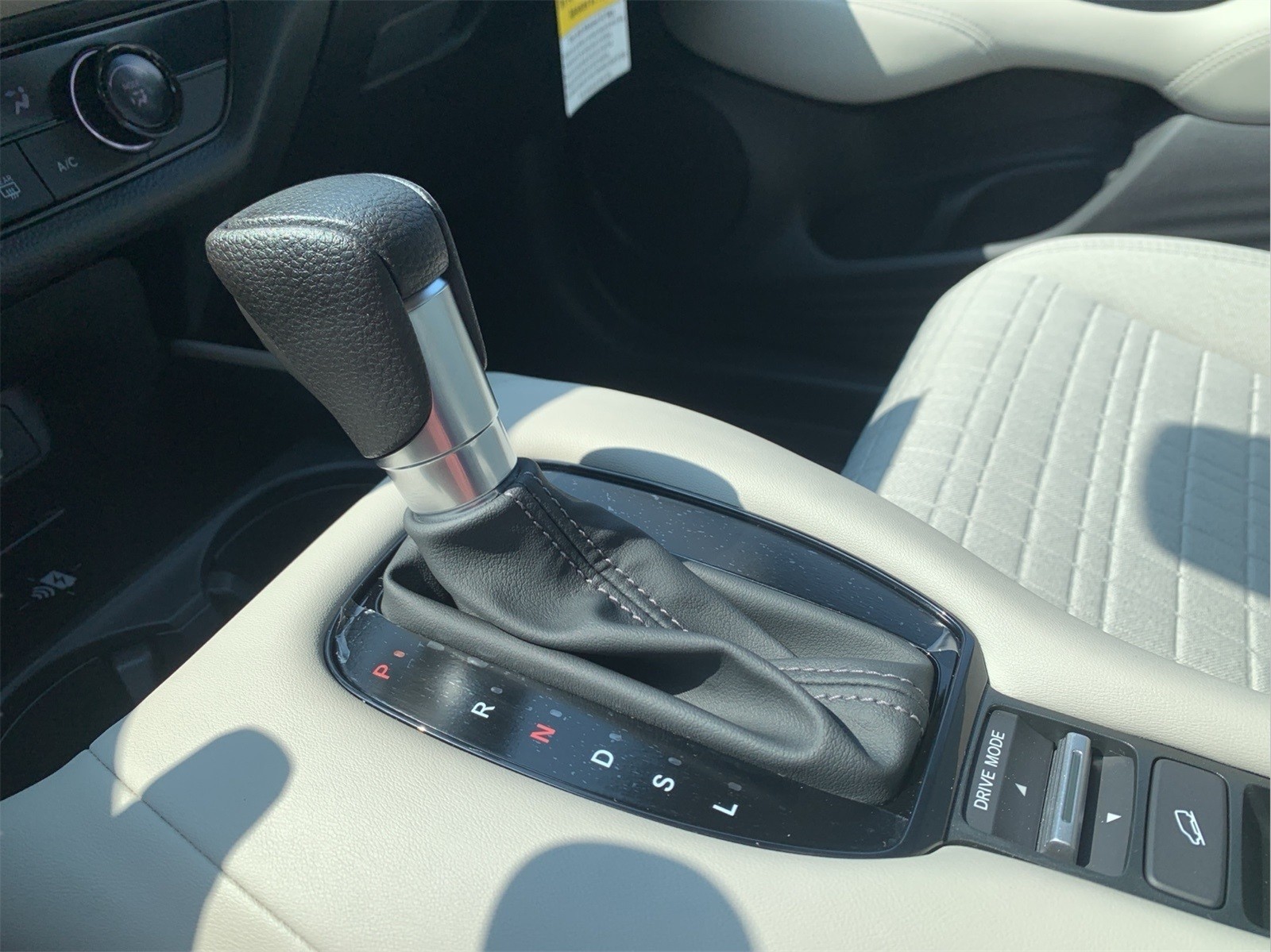 2026 Honda HR-V LX photo 11