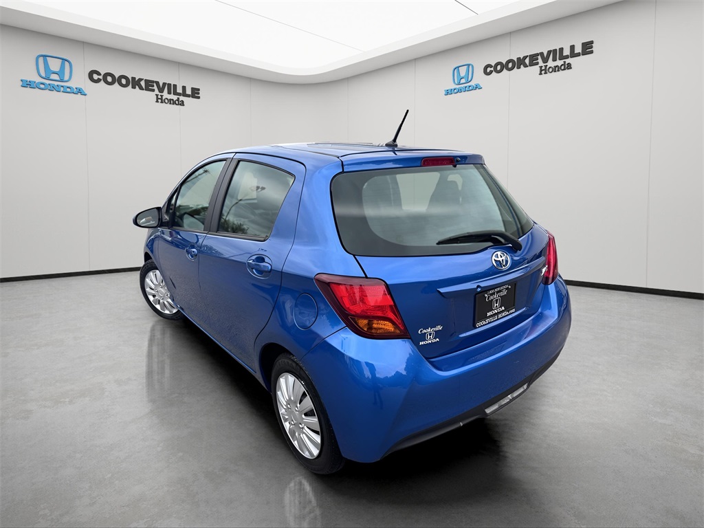 2017 Toyota Yaris SE photo 2