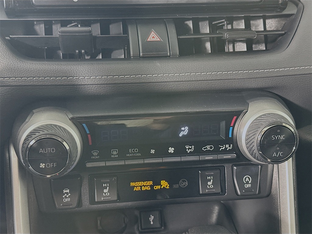 2022 Toyota RAV4 XLE photo 20