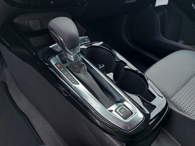 2025 Chevrolet Trax LT photo 23