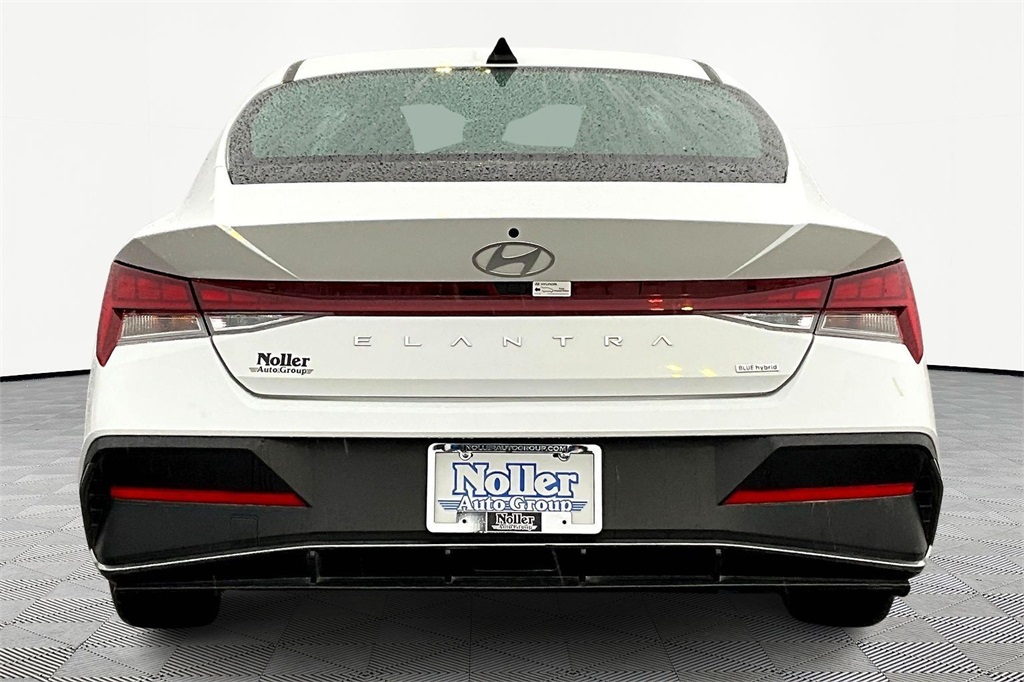 2024 Hyundai Elantra Hybrid Blue photo 4