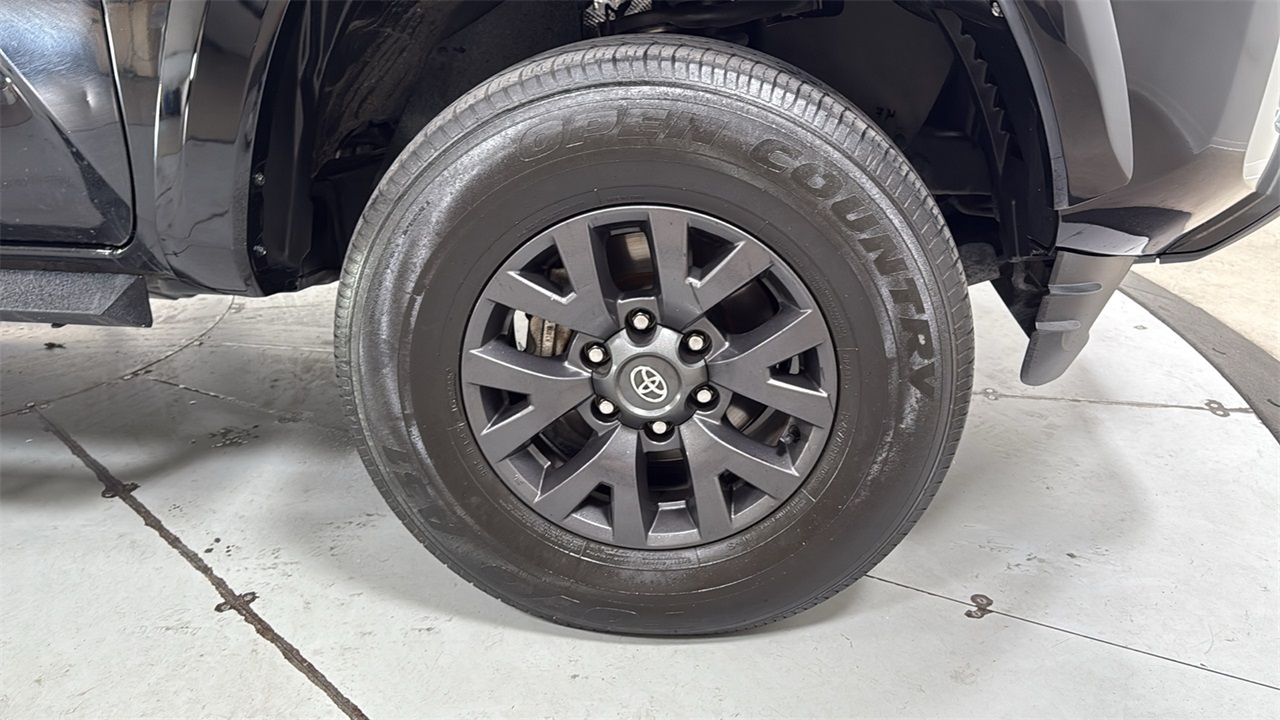 2022 Toyota Tacoma SR5 photo 21
