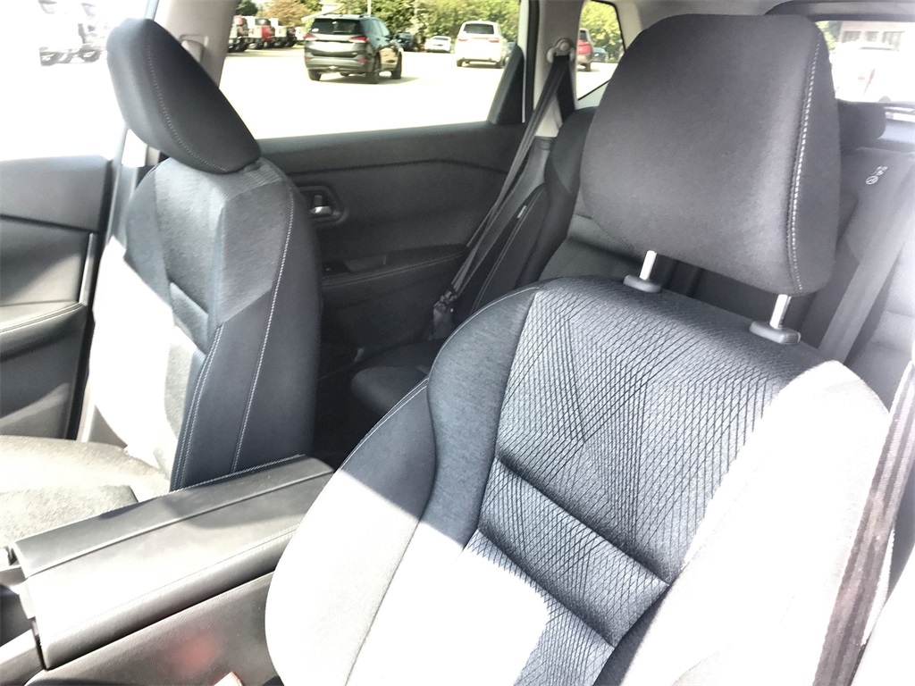 2026 Nissan Rogue SV photo 11