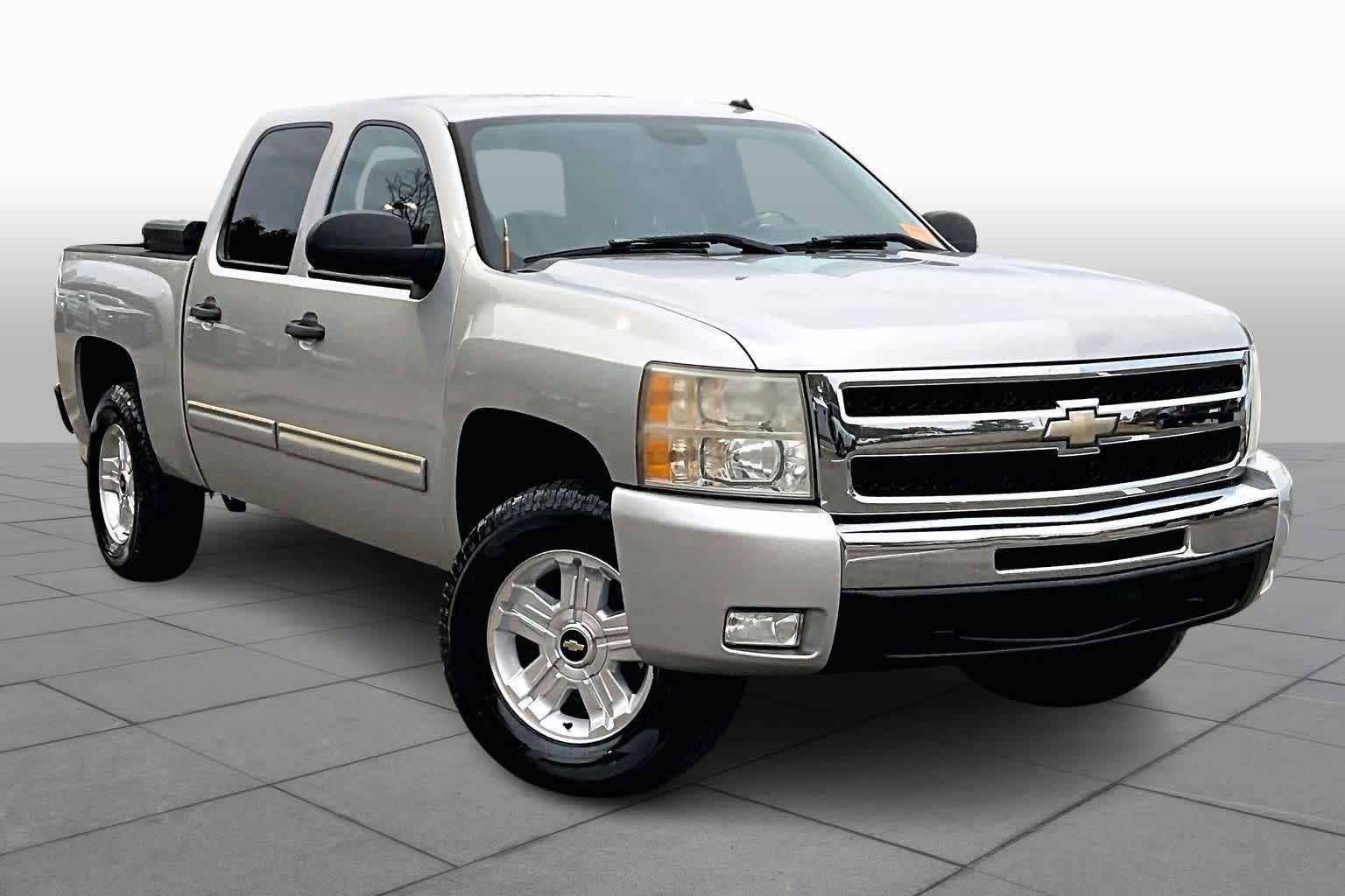 Used 2010 Chevrolet Silverado 1500 LT with VIN 3GCRKSE33AG117021 for sale in Kennesaw, GA