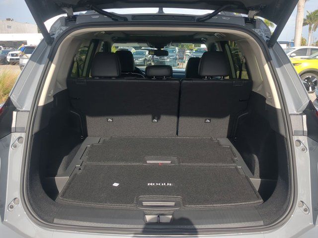 2025 Nissan Rogue Platinum photo 13