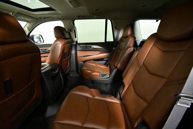 2016 Cadillac Escalade Luxury photo 21