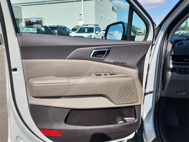 2026 Kia Carnival EX photo 8