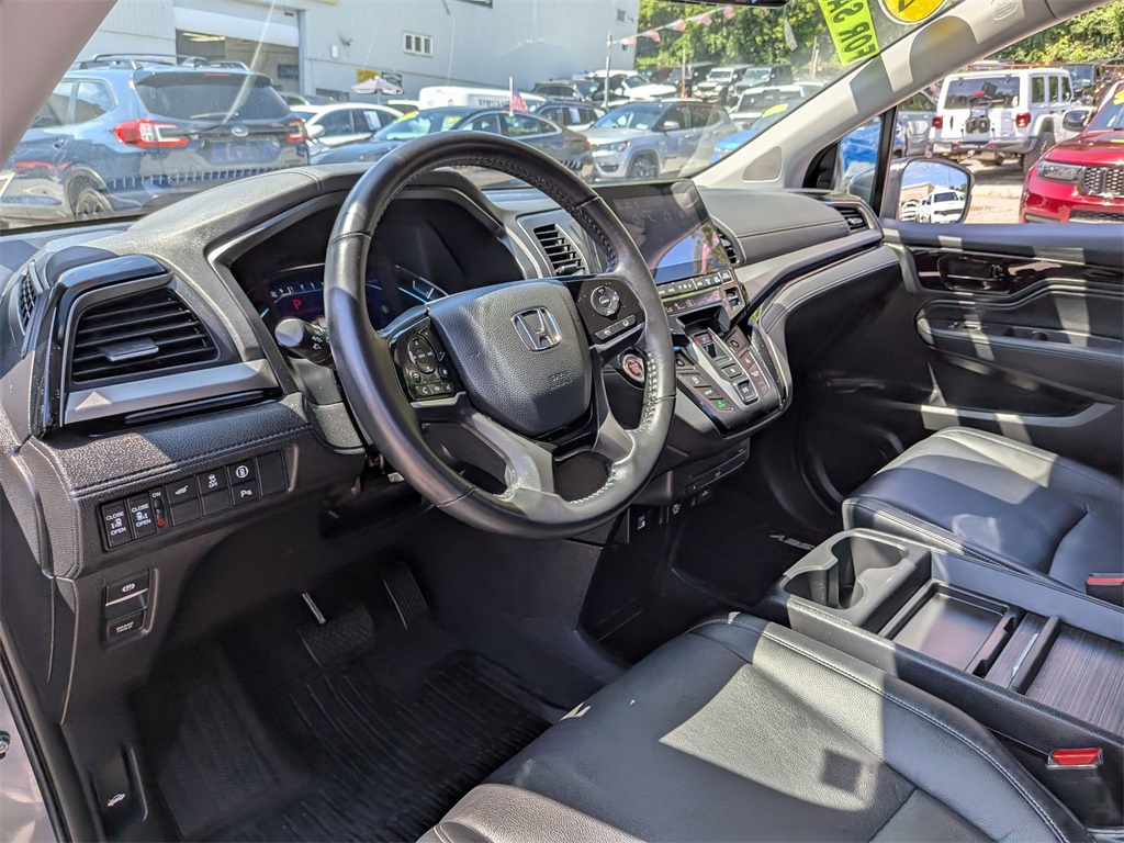 2024 Honda Odyssey Touring photo 12