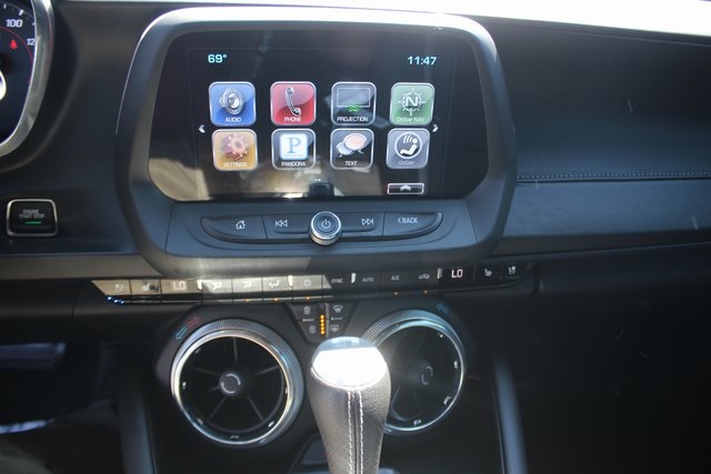 2016 Chevrolet Camaro 2LT photo 4