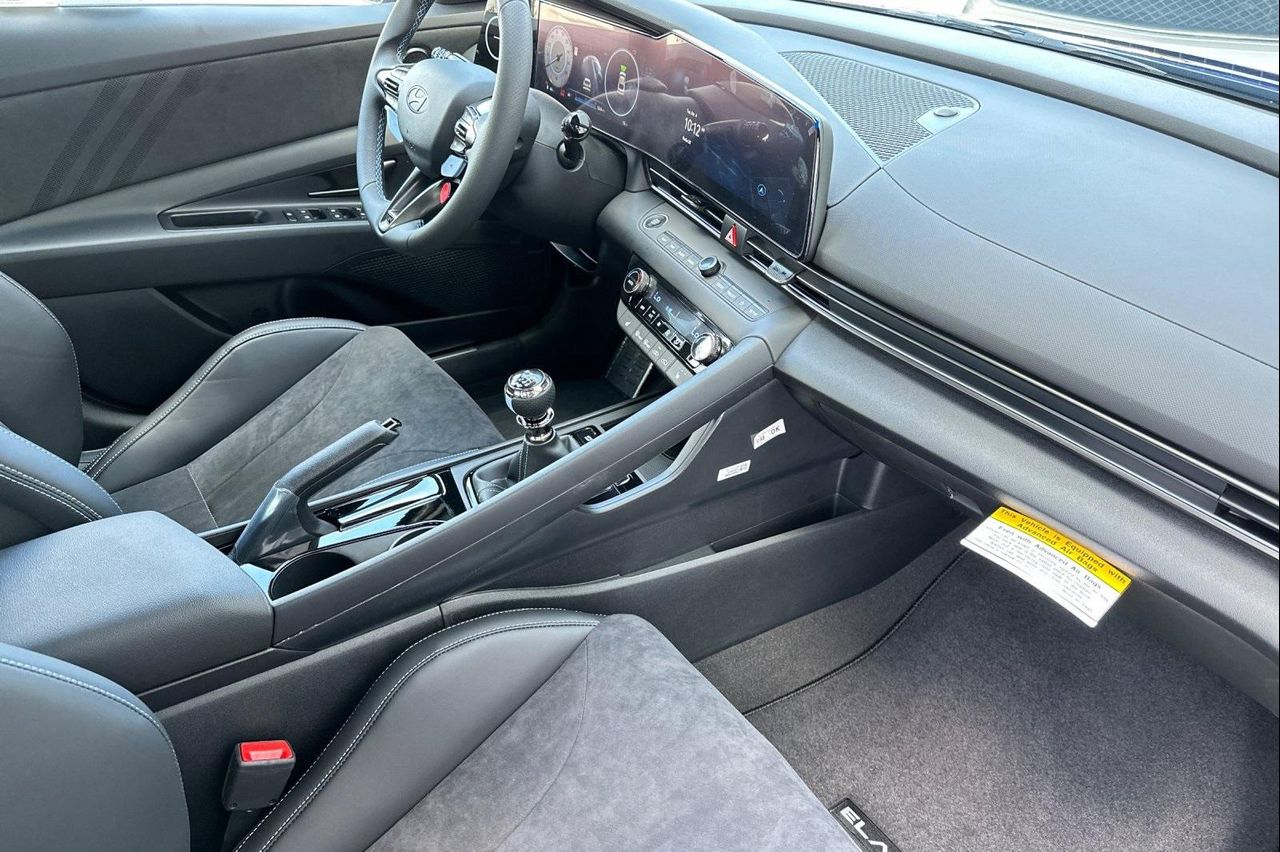 2025 Hyundai Elantra N Base photo 16