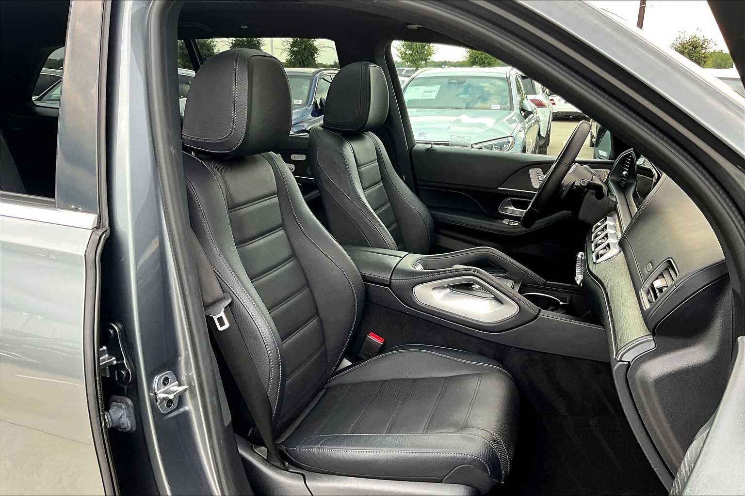 2022 Mercedes Benz GLS 450 4MATIC photo 8