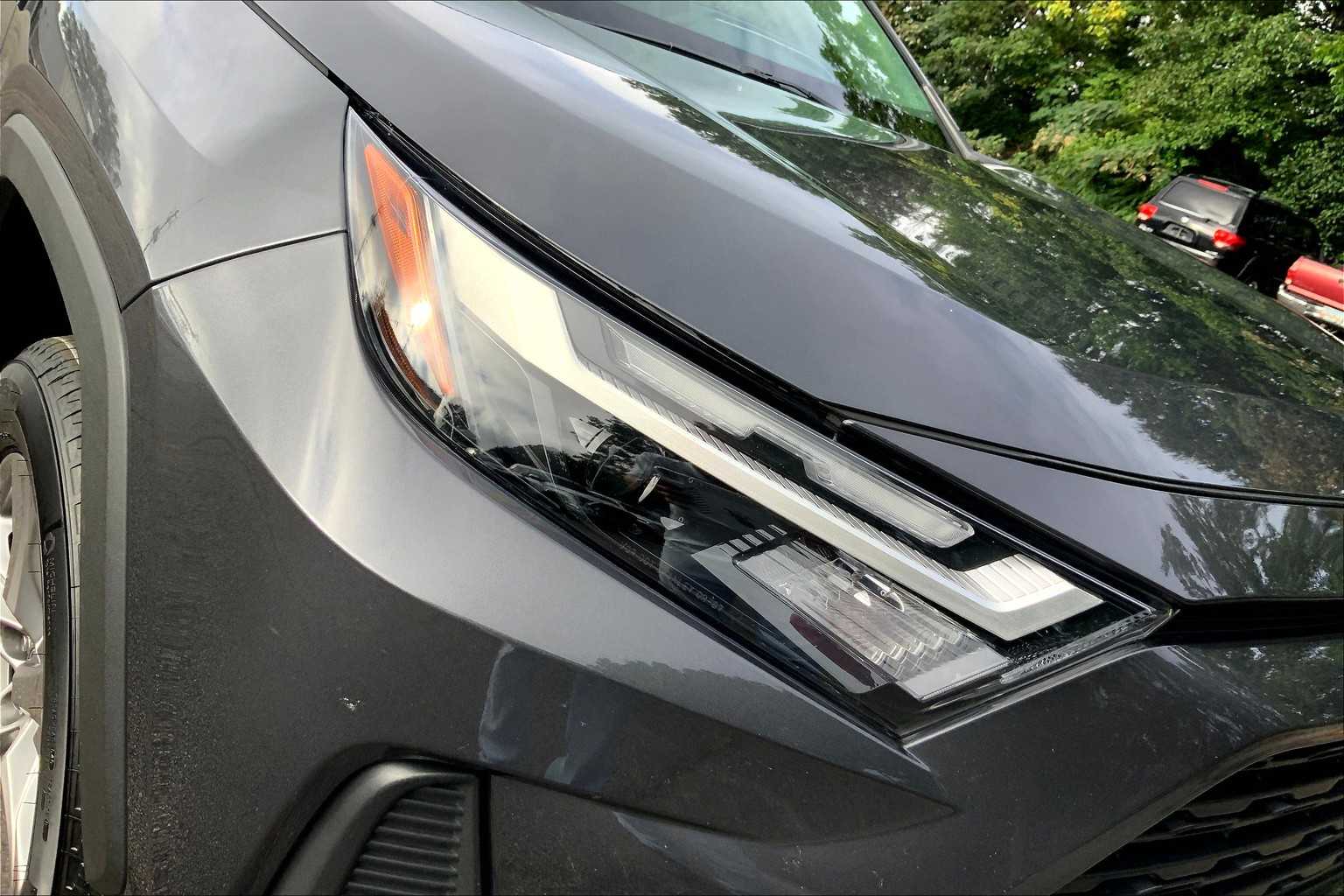 2023 Toyota RAV4 XLE photo 24