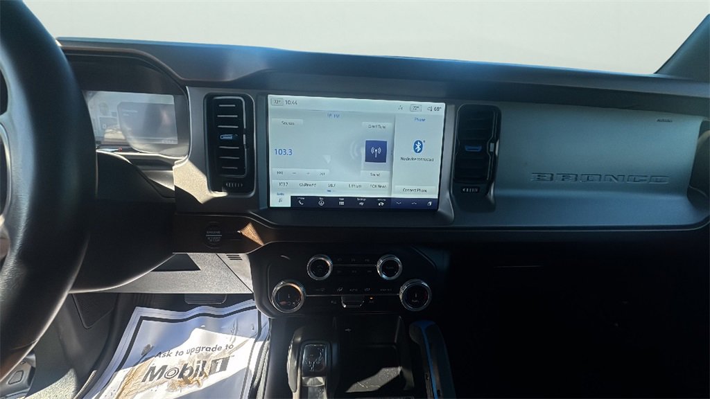 2022 Ford Bronco Outer Banks photo 9