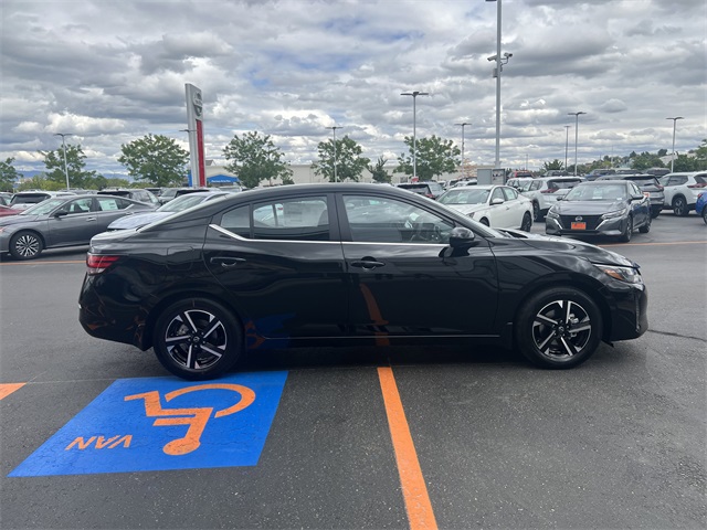2025 Nissan Sentra SV photo 4
