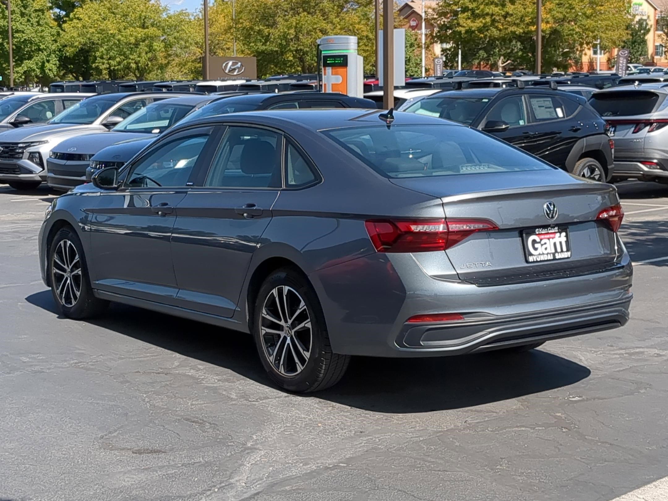 2023 Volkswagen Jetta Sport photo 5