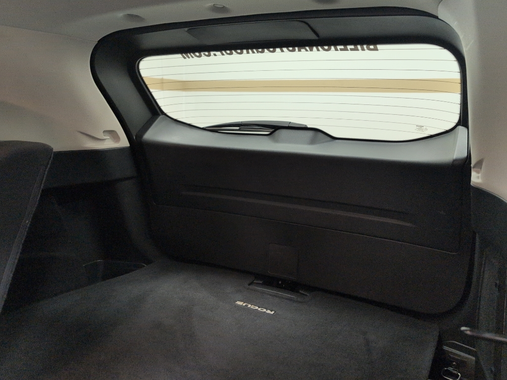 2024 Nissan Rogue SV photo 16