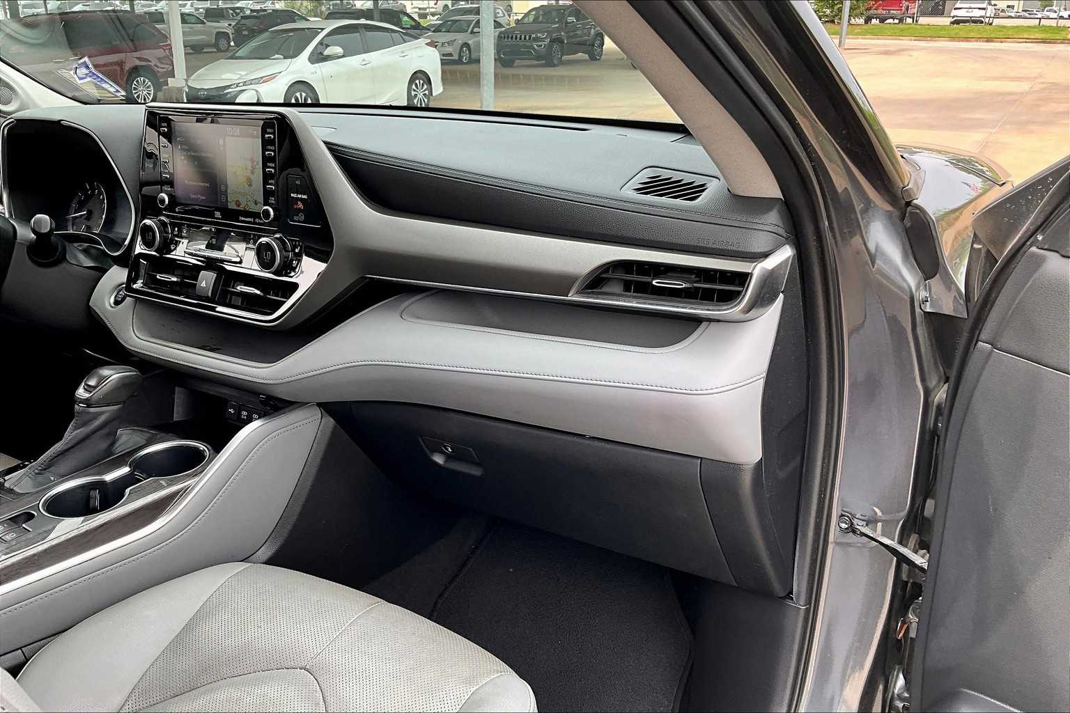2020 Toyota Highlander Limited photo 16
