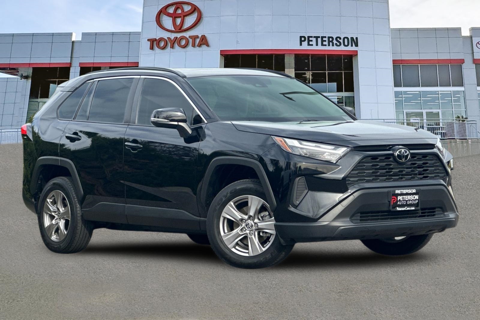 Used 2023 Toyota RAV4 XLE with VIN JTMP1RFV3PD098740 for sale in Kansas City