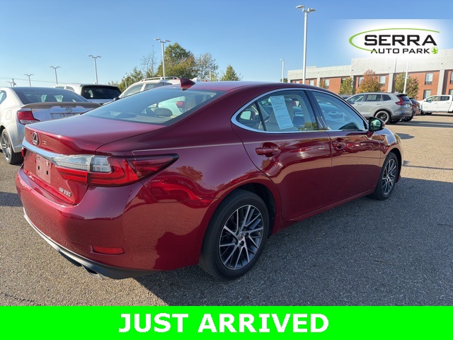 2016 Lexus ES 350 photo 3