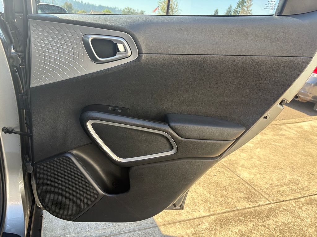 2023 Kia Soul LX photo 30