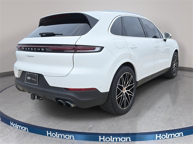 2025 Porsche Cayenne Base photo 4