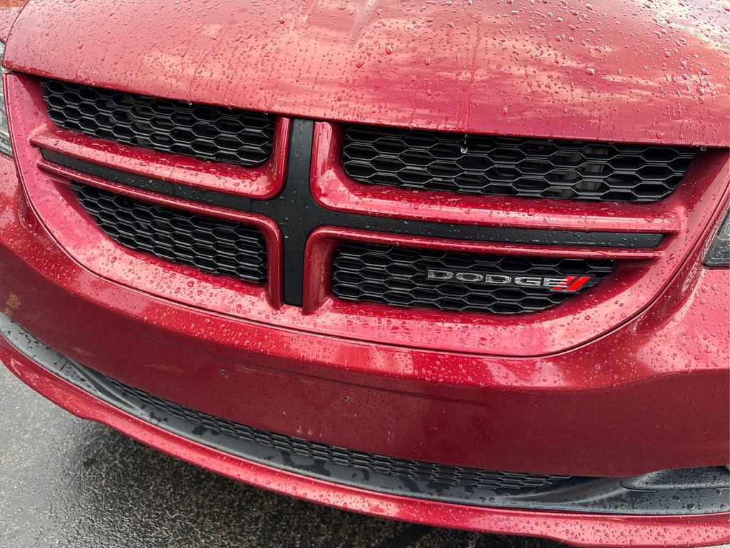 2015 Dodge Grand Caravan R/T photo 15
