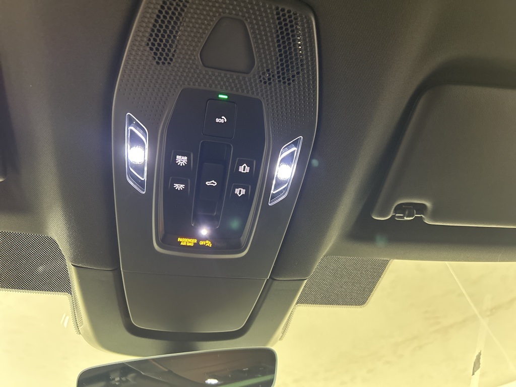 2025 Porsche Macan Electric 4 photo 22