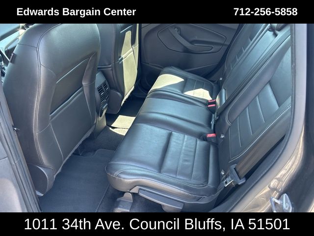 2015 Ford C-Max Hybrid SEL photo 11