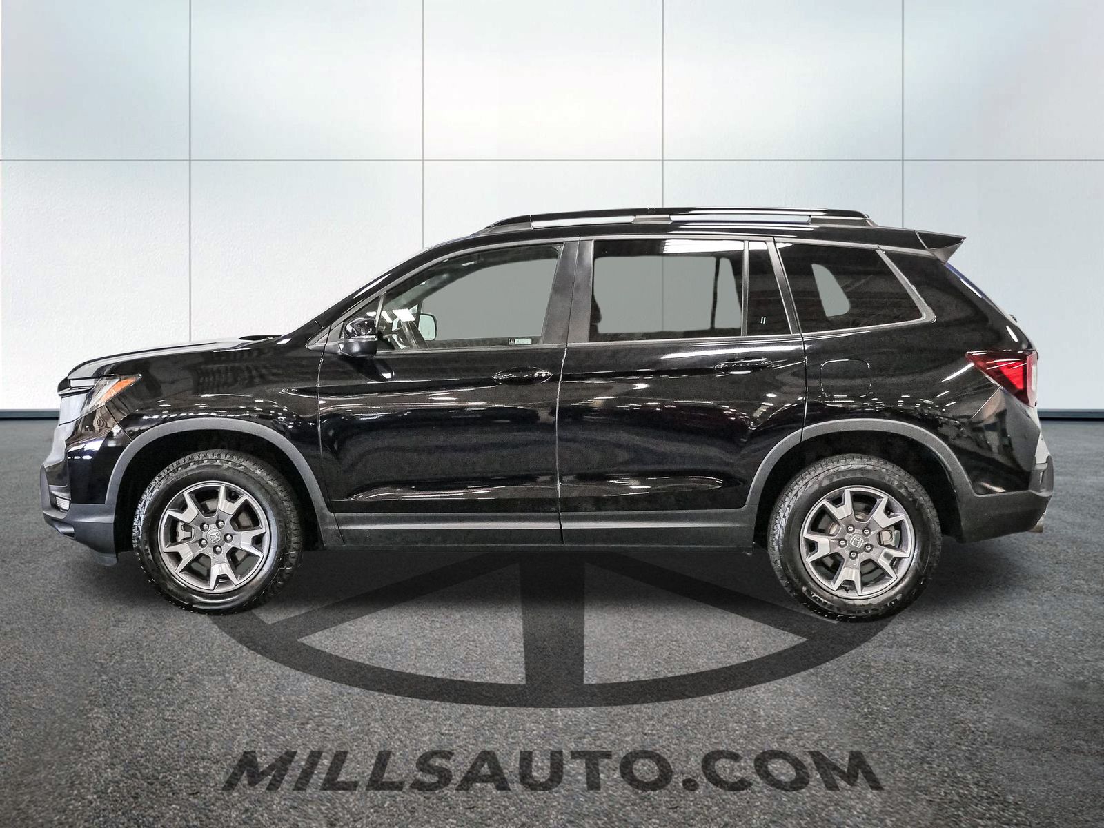 2022 Honda Passport TrailSport photo 2