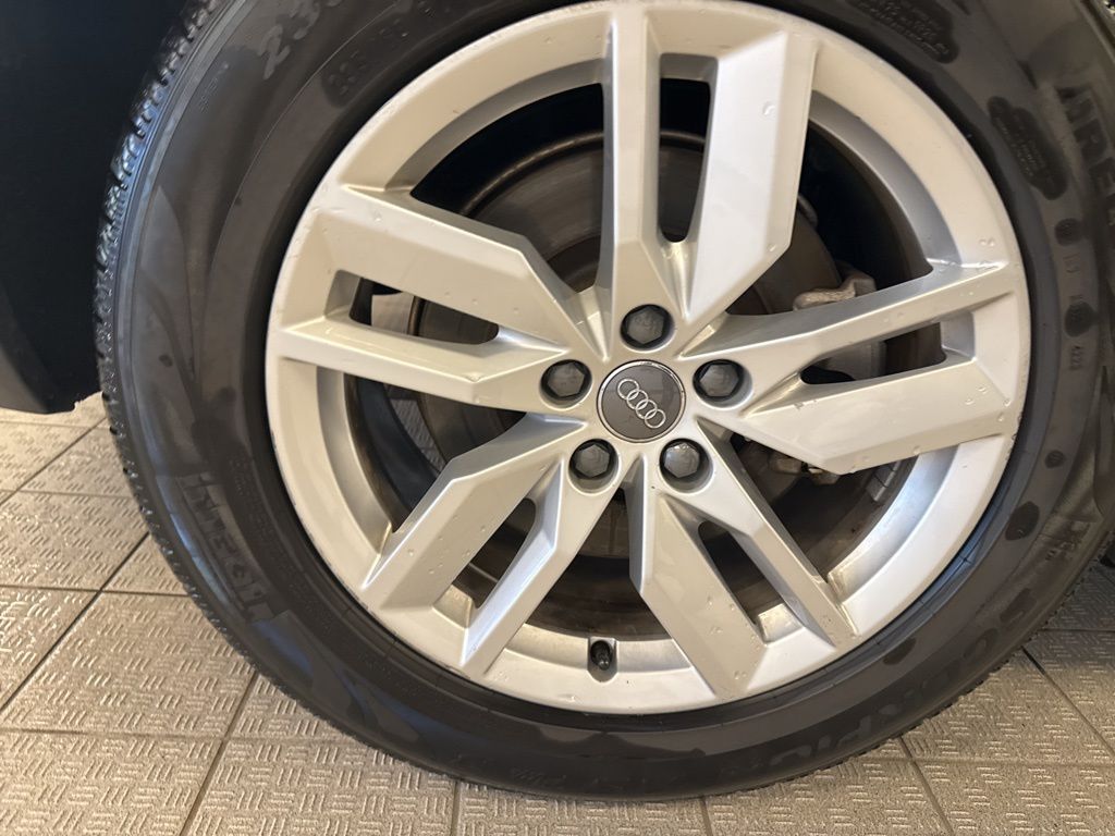2020 Audi Q5 45 Premium photo 4