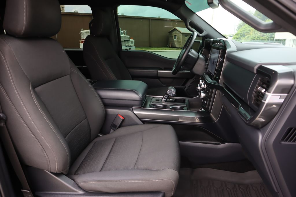 2022 Ford F-150 XLT photo 28
