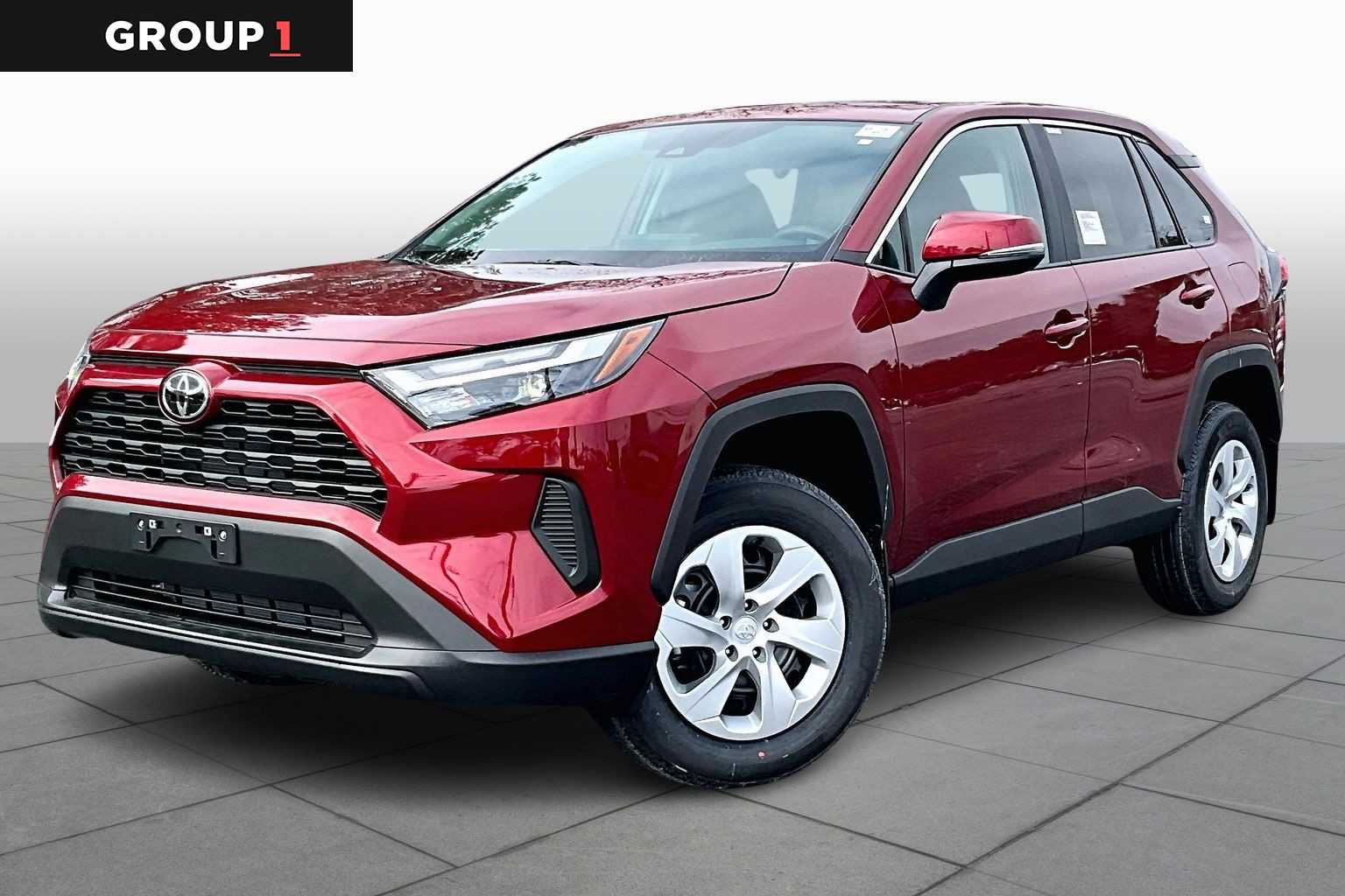 2025 Toyota RAV4 LE's photo