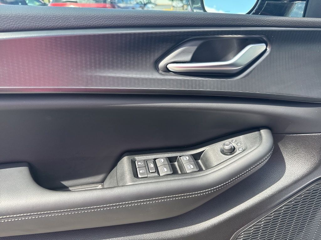 2025 Jeep Grand Cherokee Altitude photo 18