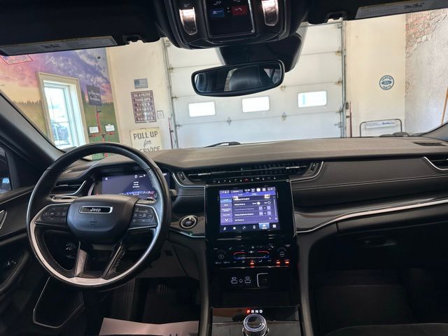 2022 Jeep Grand Cherokee Altitude photo 22