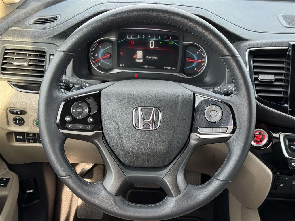 2022 Honda Pilot Touring photo 18