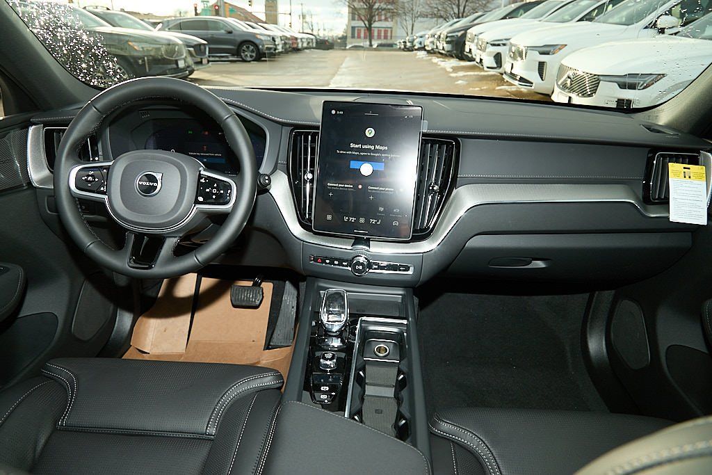 2026 VOLVO XC60 - Image 21