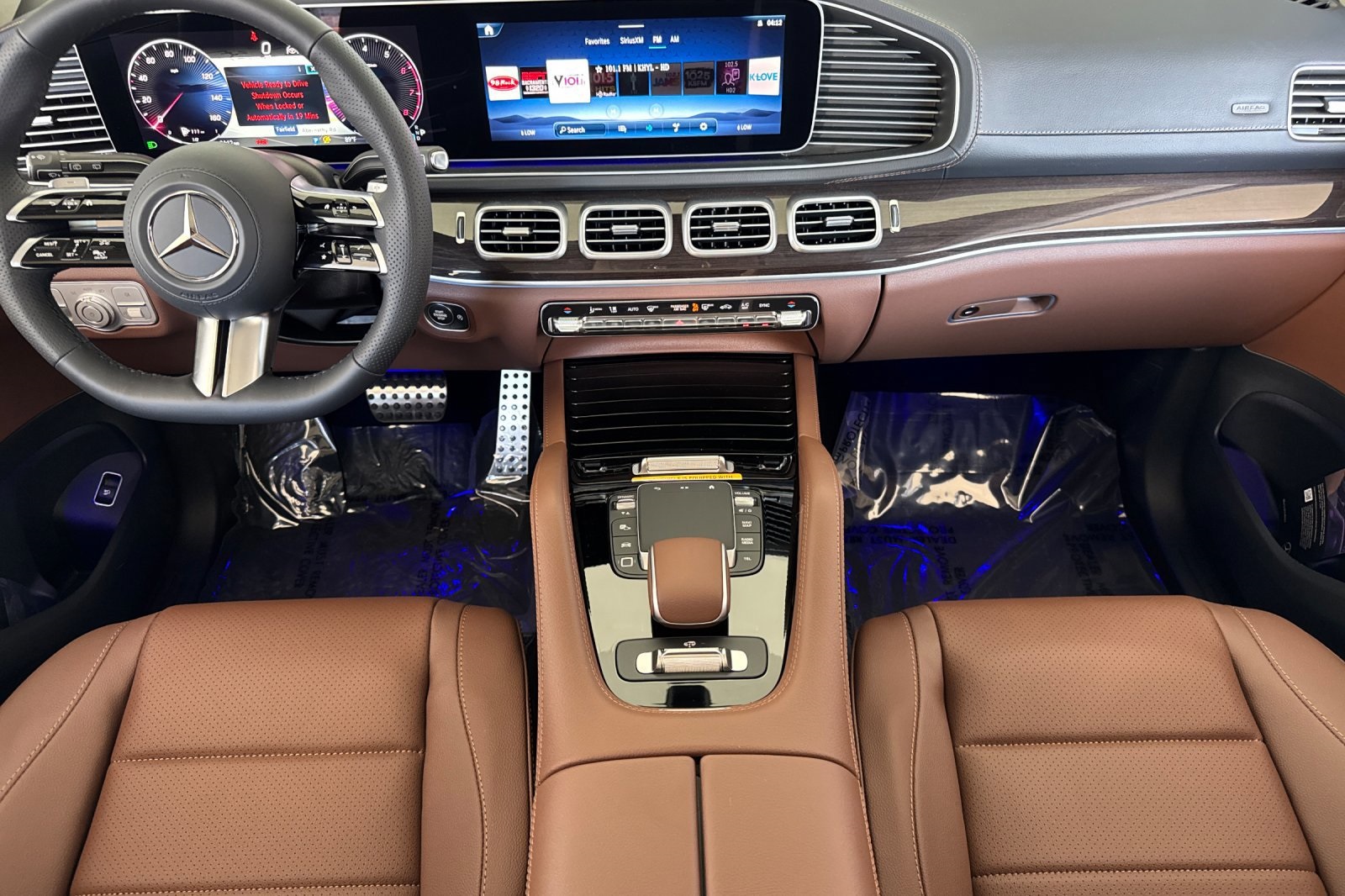 2025 Mercedes Benz GLS 450 4MATIC photo 3