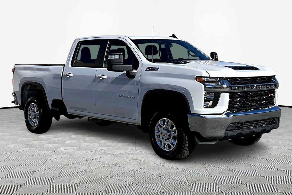 2023 Chevrolet Silverado 2500HD LT photo 2
