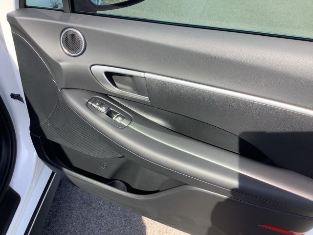 2025 Hyundai Sonata SE photo 19