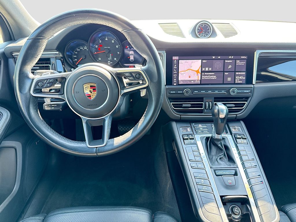 2021 Porsche Macan Base photo 27