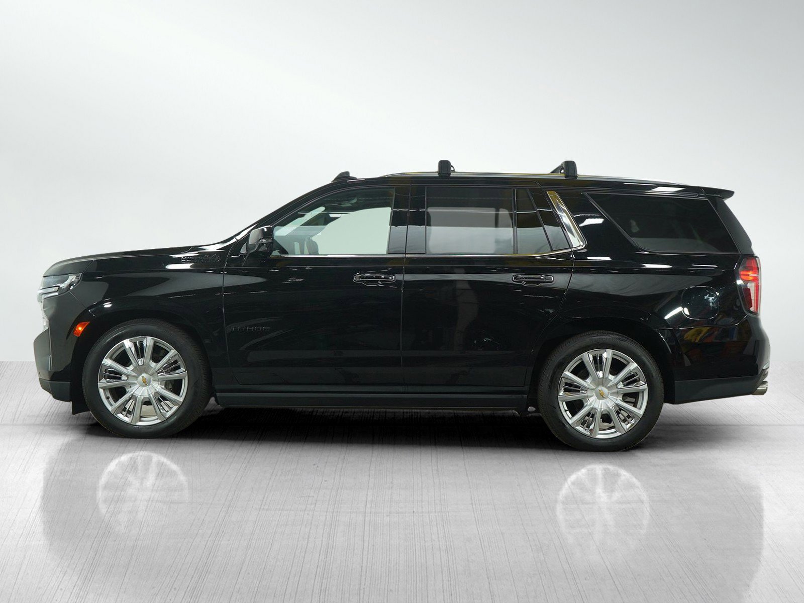 Used 2022 Chevrolet Tahoe High Country with VIN 1GNSKTKL6NR212004 for sale in White Bear Lake, Minnesota