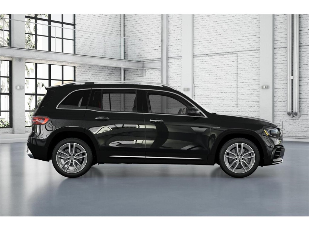 2025 Mercedes Benz GLB 35 AMG 4MATIC photo 2