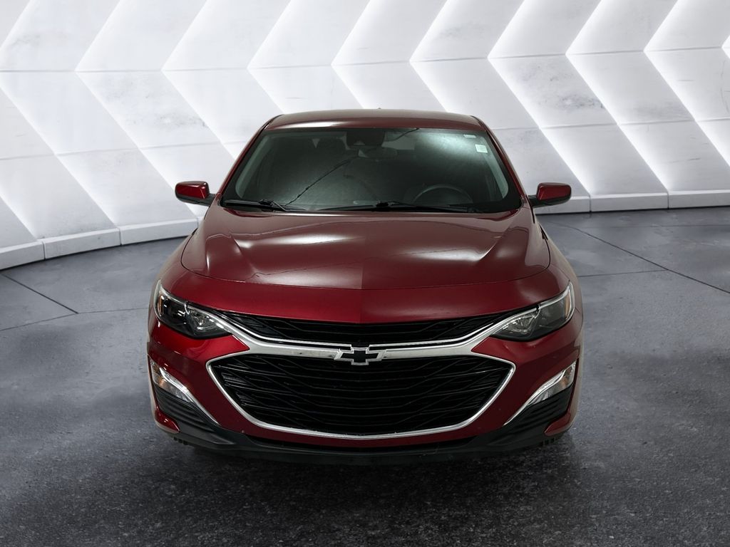 2025 Chevrolet Malibu RS photo 2