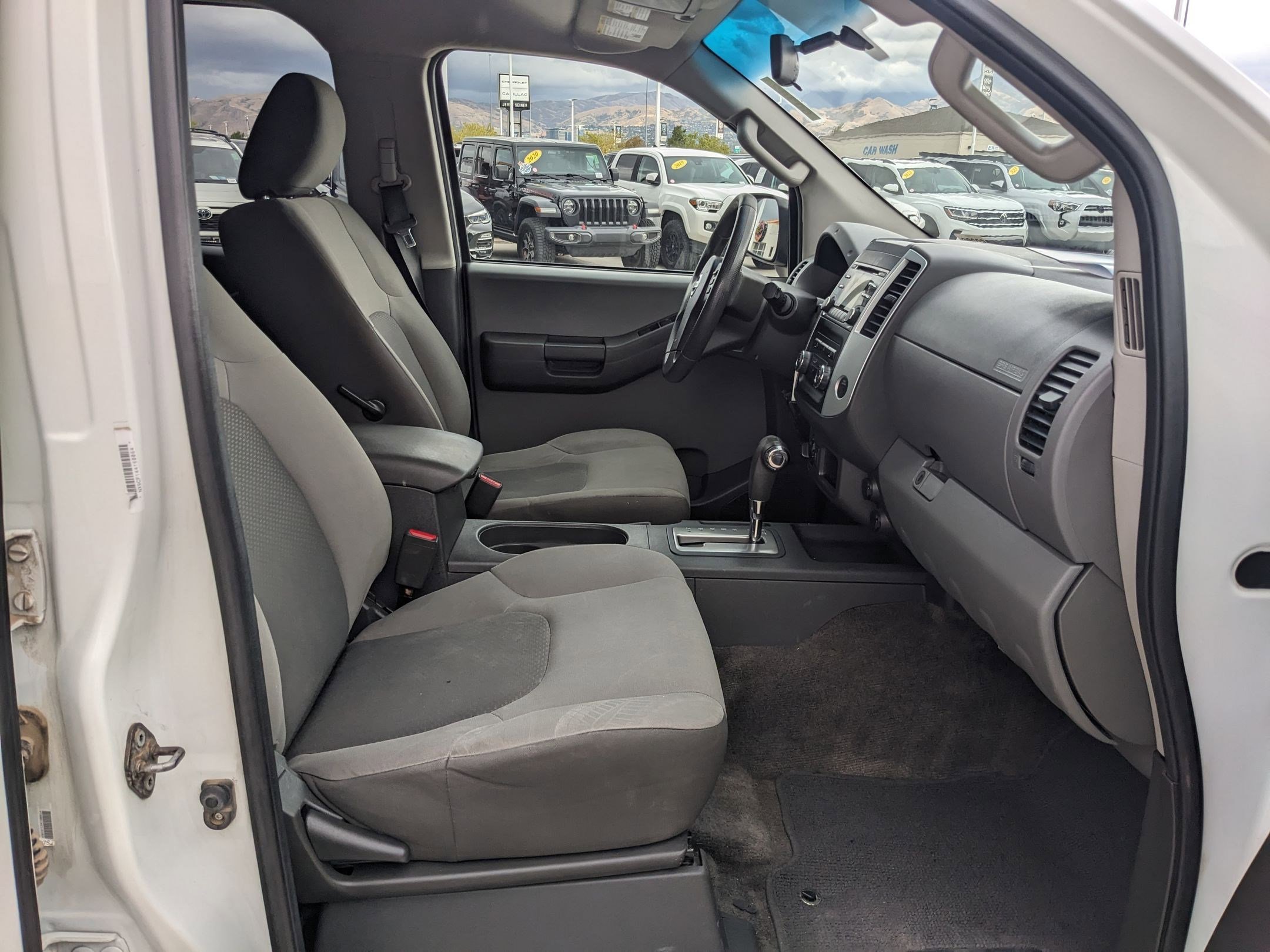 2014 Nissan Xterra S photo 17