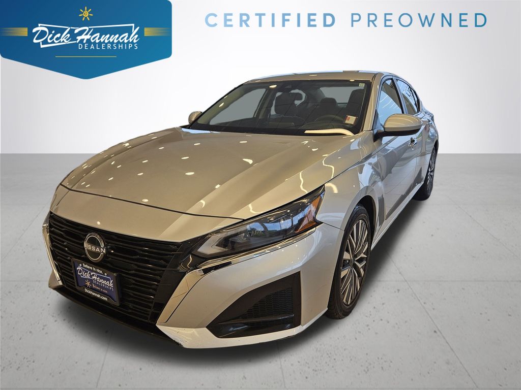 2023 Nissan Altima SV's photo